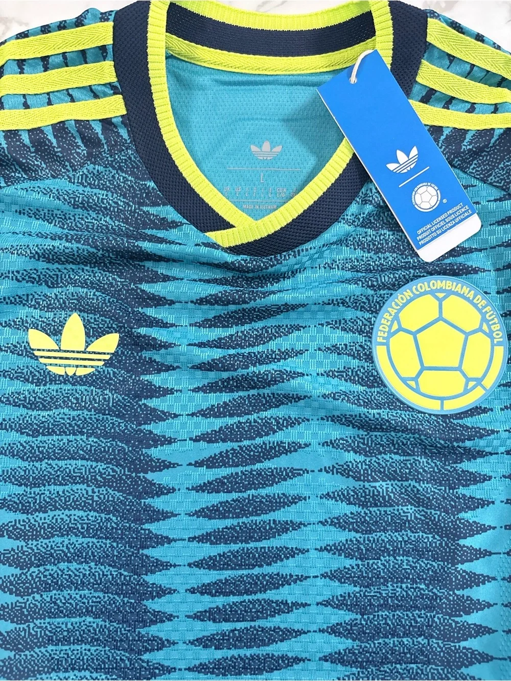 Adidas Colombia 2026 Away Authentic Jersey Slim Fit Size L (Fits Like M)